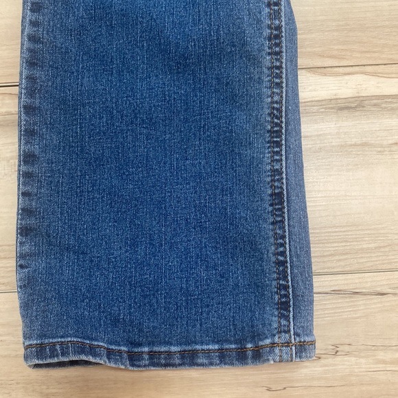 George Boot Cut Jeans. Size 32x34. So Cute. Comfy jeans. Pockets front and Back. - Picture 4 of 12